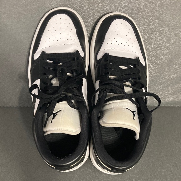 Jordan 1 Low womens 9 - Picture 5 of 7